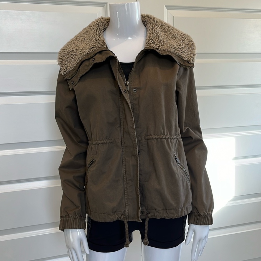 Old Navy Sherpa Jacket M